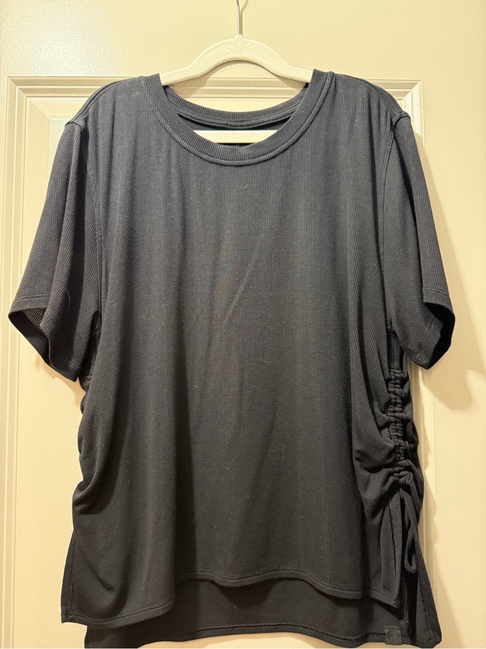 Women’s Lululemon Black Short-Sleeve T-Shirt with Side Ruching